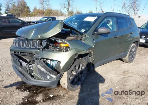 2021 Jeep Compass 80Th Anniversary 4X4 z USA, uszkodzony, nr VIN 3C4NJDEB6MT546265